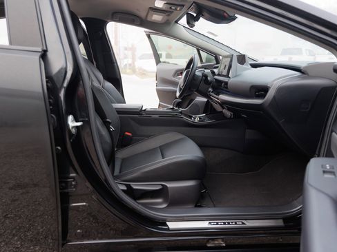 Certified 2024 Toyota Prius XLE image 34