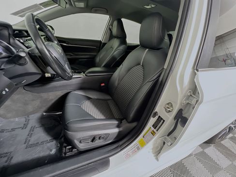 Used 2019 Toyota Camry SE FWD image 15