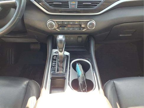 Used 2023 Nissan Altima 2.5 SR w/ SR Premium Package FWD image 11
