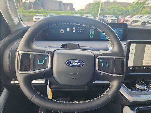 New 2026 Ford Expedition Platinum AWD/4WD image 32