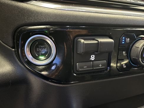 Used 2023 Chevrolet Silverado 1500 LTZ image 23