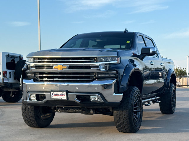 Used 2020 Chevrolet Silverado 1500 LTZ w/ LTZ Premium Package AWD/4WD image 3