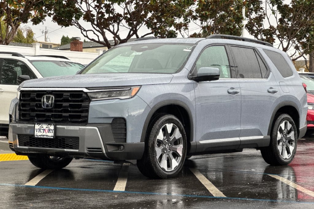 New 2026 Honda Pilot Touring image 8