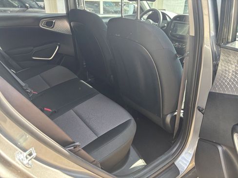 Used 2025 Kia Soul LX w/ LX Technology Package image 37