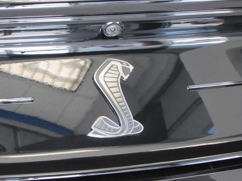 Used 2020 Ford Mustang Shelby GT500 w/ Carbon Fiber Track Pack image 11