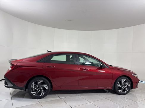 Used 2025 Hyundai Elantra SEL FWD image 6