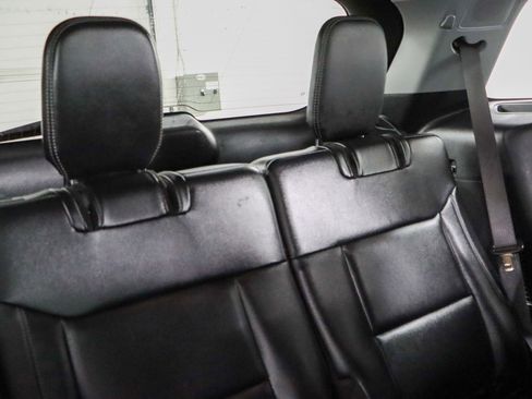 Used 2023 Ford Explorer Limited AWD/4WD image 29
