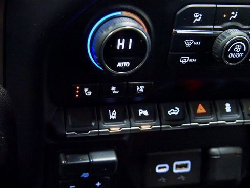 Used 2020 Chevrolet Silverado 3500 High Country w/ LPO, Dark Essentials Package image 19