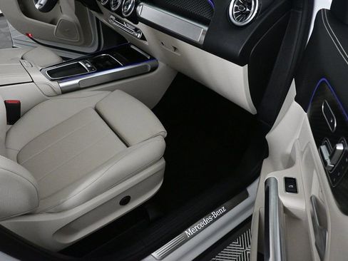 Certified 2025 Mercedes-Benz GLB 250 image 22
