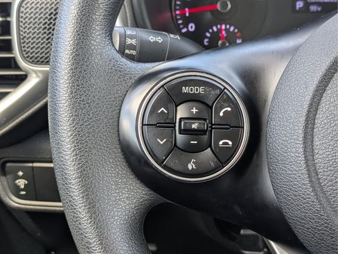 Used 2020 Kia Soul LX FWD image 22