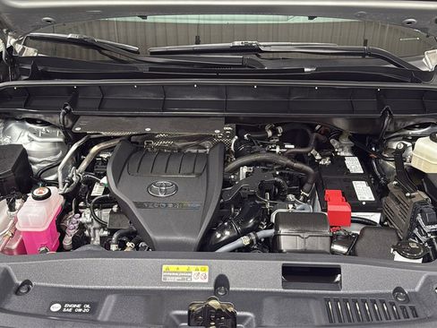 Certified 2023 Toyota Highlander XLE image 26