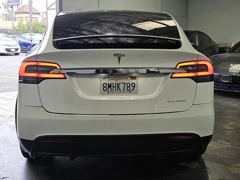 Used 2019 Tesla Model X AWD/4WD image 3