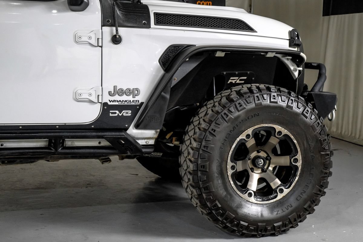 Used 2018 Jeep Wrangler Unlimited Sahara AWD/4WD image 6