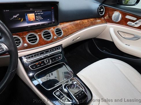 Used 2018 Mercedes-Benz E 400 4MATIC Wagon w/ Premium 2 Package (Q02) image 42