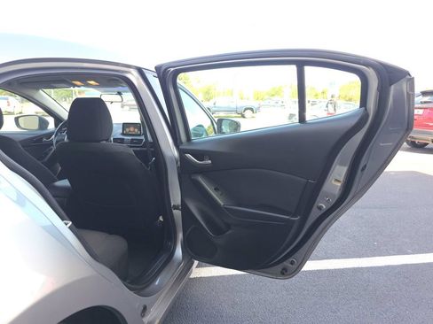 Used 2015 MAZDA MAZDA3 i Touring FWD image 12