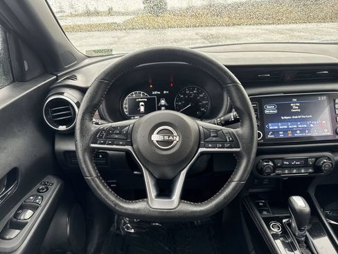 Used 2023 Nissan Kicks SR w/ SR Premium Package FWD image 20