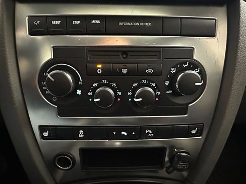 Used 2006 Jeep Grand Cherokee SRT8 w/ SRT Option Group I image 35