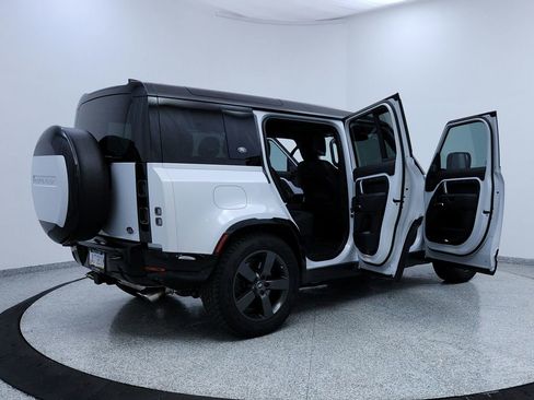 Used 2023 Land Rover Defender 110 V8 image 11