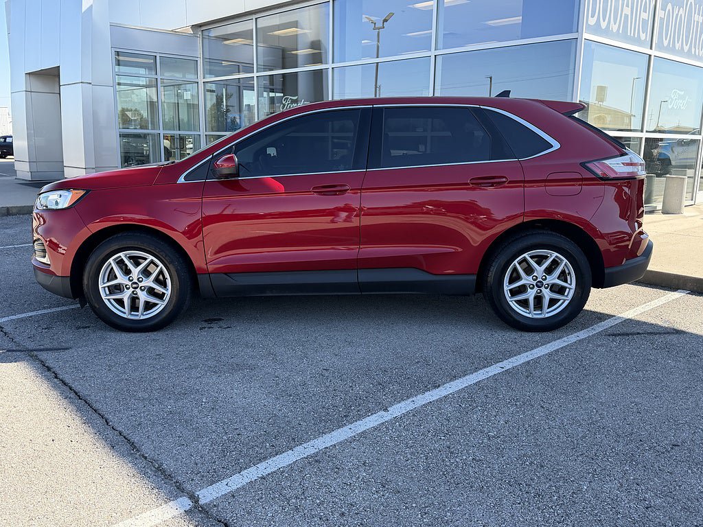 Used 2021 Ford Edge SEL w/ Convenience Package AWD/4WD image 2