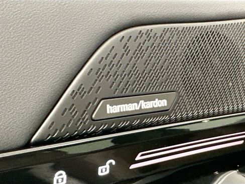 Certified 2025 BMW 530i w/ Premium Package image 23