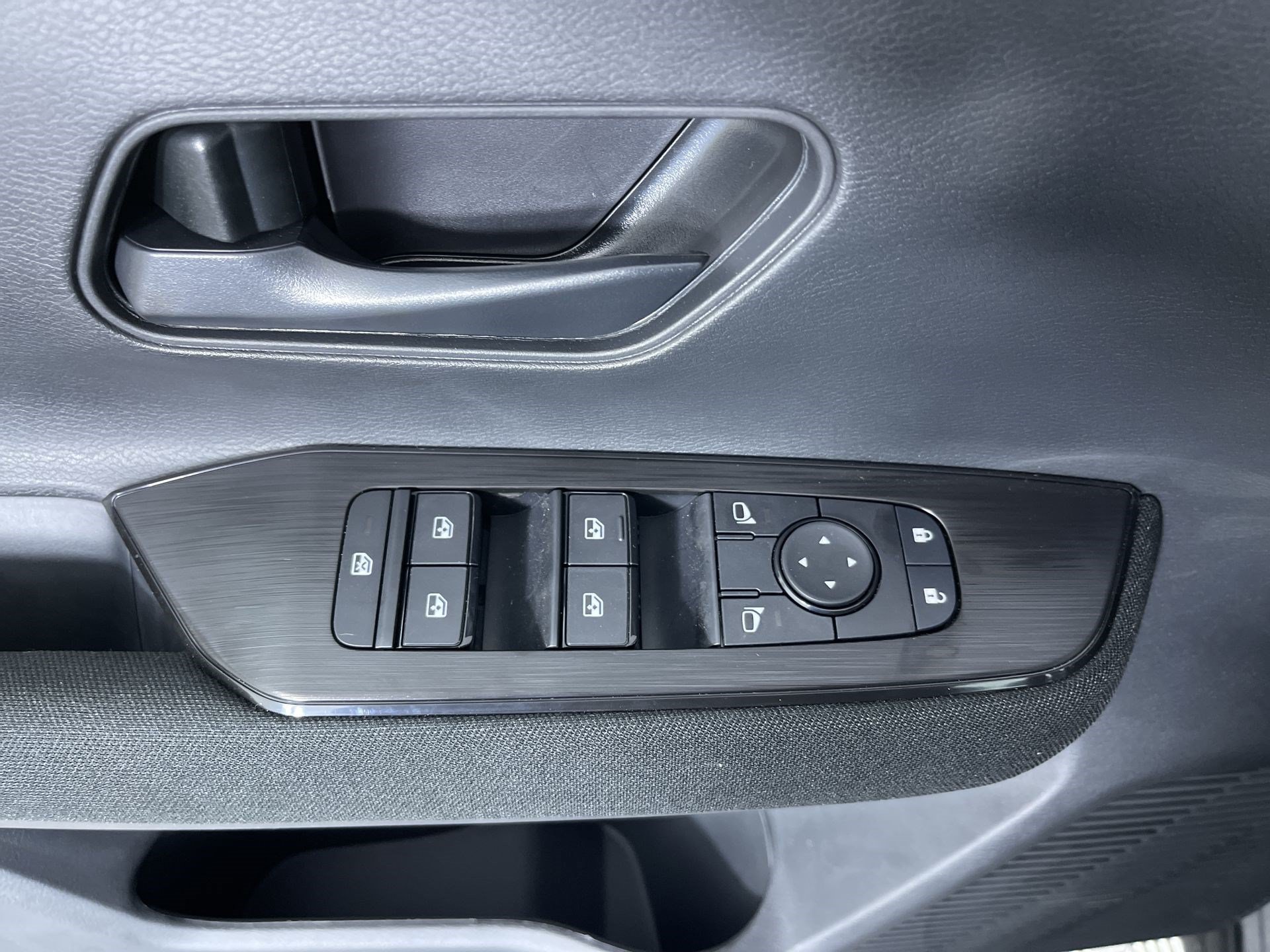 Certified 2026 Nissan Kicks S AWD/4WD image 13