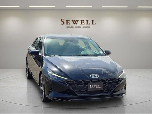 Used 2023 Hyundai Elantra SEL w/ Convenience Package FWD image 7
