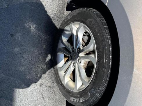 Used 2019 Chevrolet Cruze LT FWD image 11