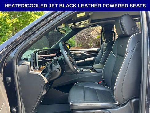 Used 2023 Cadillac Escalade Premium Luxury AWD/4WD image 5