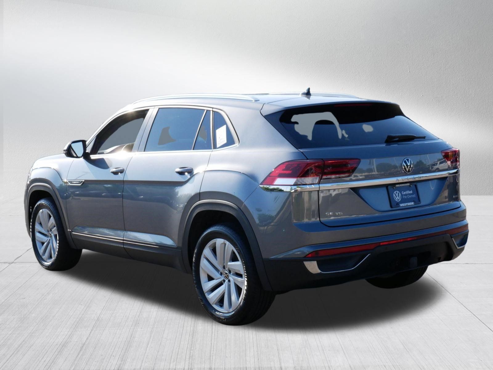 Certified 2023 Volkswagen Atlas Cross Sport SE w/ Panoramic Sunroof Package AWD/4WD image 5