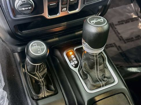 Used 2020 Jeep Wrangler Unlimited Sahara AWD/4WD image 10