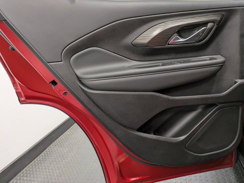 Used 2024 GMC Terrain SLE w/ Driver Convenience Package image 24