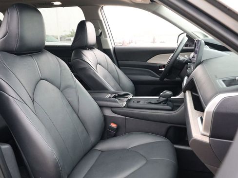 Used 2026 Toyota Grand Highlander AWD image 34