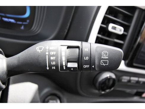 Used 2023 Hyundai Venue Limited w/ Cargo Package FWD image 18