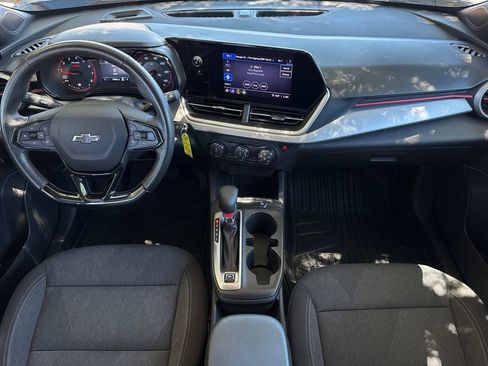 Used 2024 Chevrolet Trax RS FWD image 15