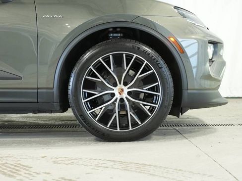 New 2026 Porsche Macan 4 Electric image 39