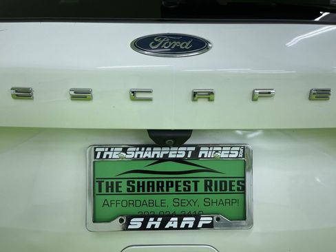 Used 2020 Ford Escape Titanium image 11