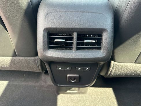 Certified 2023 Chevrolet Equinox Premier image 16