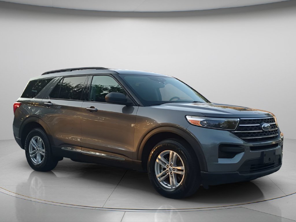 Used 2023 Ford Explorer XLT AWD/4WD image 1