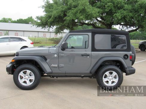 Used 2020 Jeep Wrangler Sport image 2