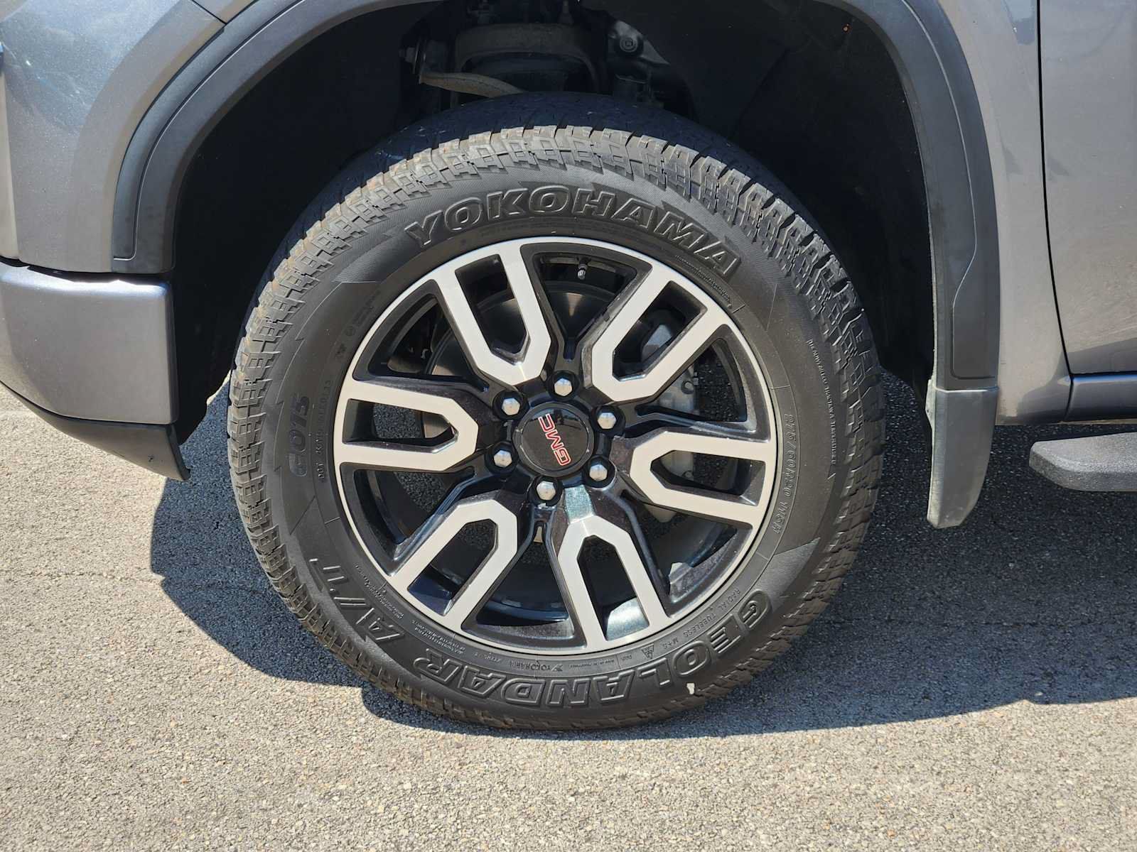 Used 2021 GMC Sierra 1500 AT4 w/ AT4 Premium Package AWD/4WD image 9