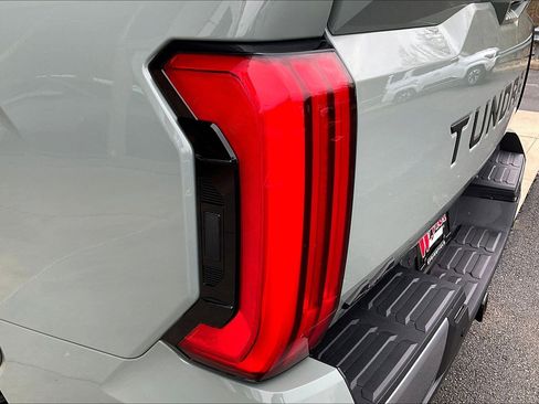 Used 2025 Toyota Tundra Limited AWD/4WD image 24