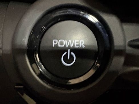 Used 2025 Toyota Crown Signia w/ Advanced Technology Package image 22