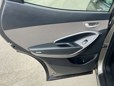Used 2017 Hyundai Santa Fe Sport FWD image 19