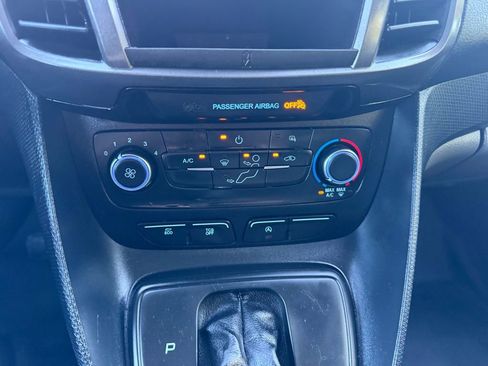Used 2023 Ford Transit Connect XLT image 30