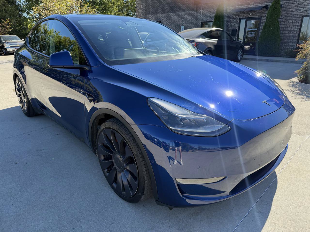 Used 2021 Tesla Model Y Performance AWD/4WD image 3