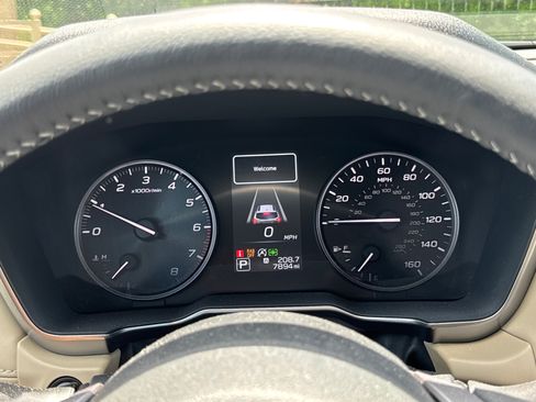 Used 2025 Subaru Outback Limited AWD/4WD image 13