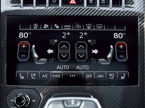 Used 2024 Lamborghini Urus Performante AWD/4WD image 78
