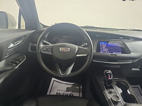 Certified 2022 Cadillac XT4 Premium Luxury w/ Enhanced Visibility Package image 7