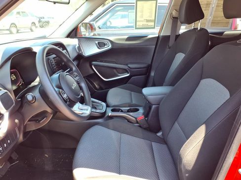 Certified 2024 Kia Soul LX w/ Option Group 015 FWD image 8