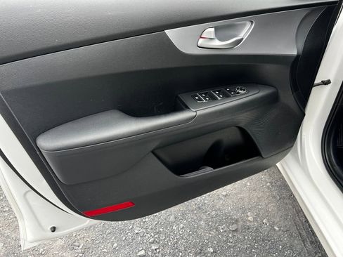 Used 2022 Kia Forte LXS image 14